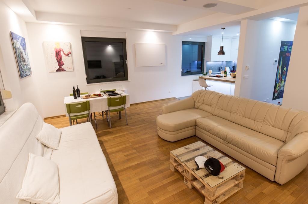 غييكا Allure Apartment المظهر الخارجي الصورة
